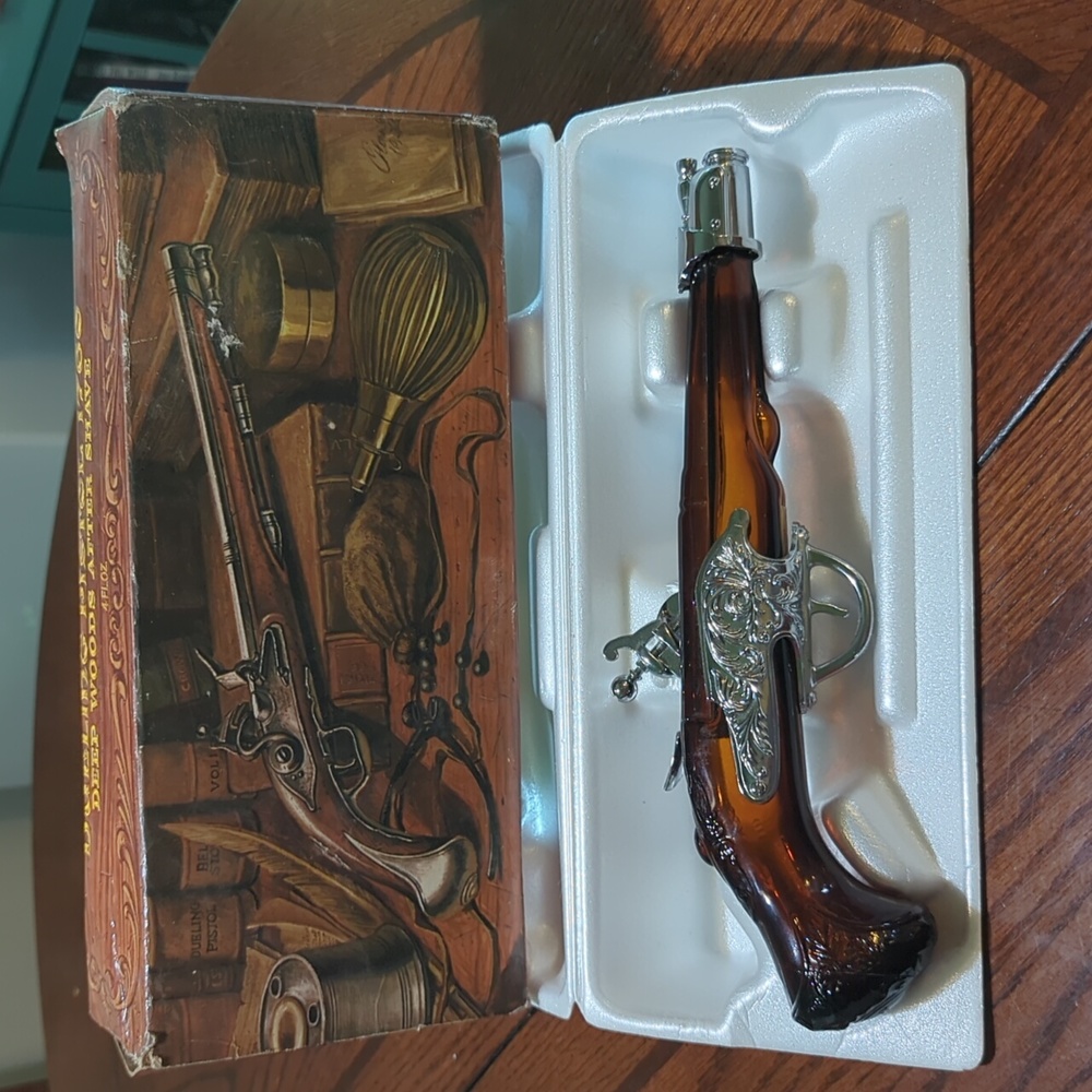 Avon Men's Dueling Pistol after shave bottle